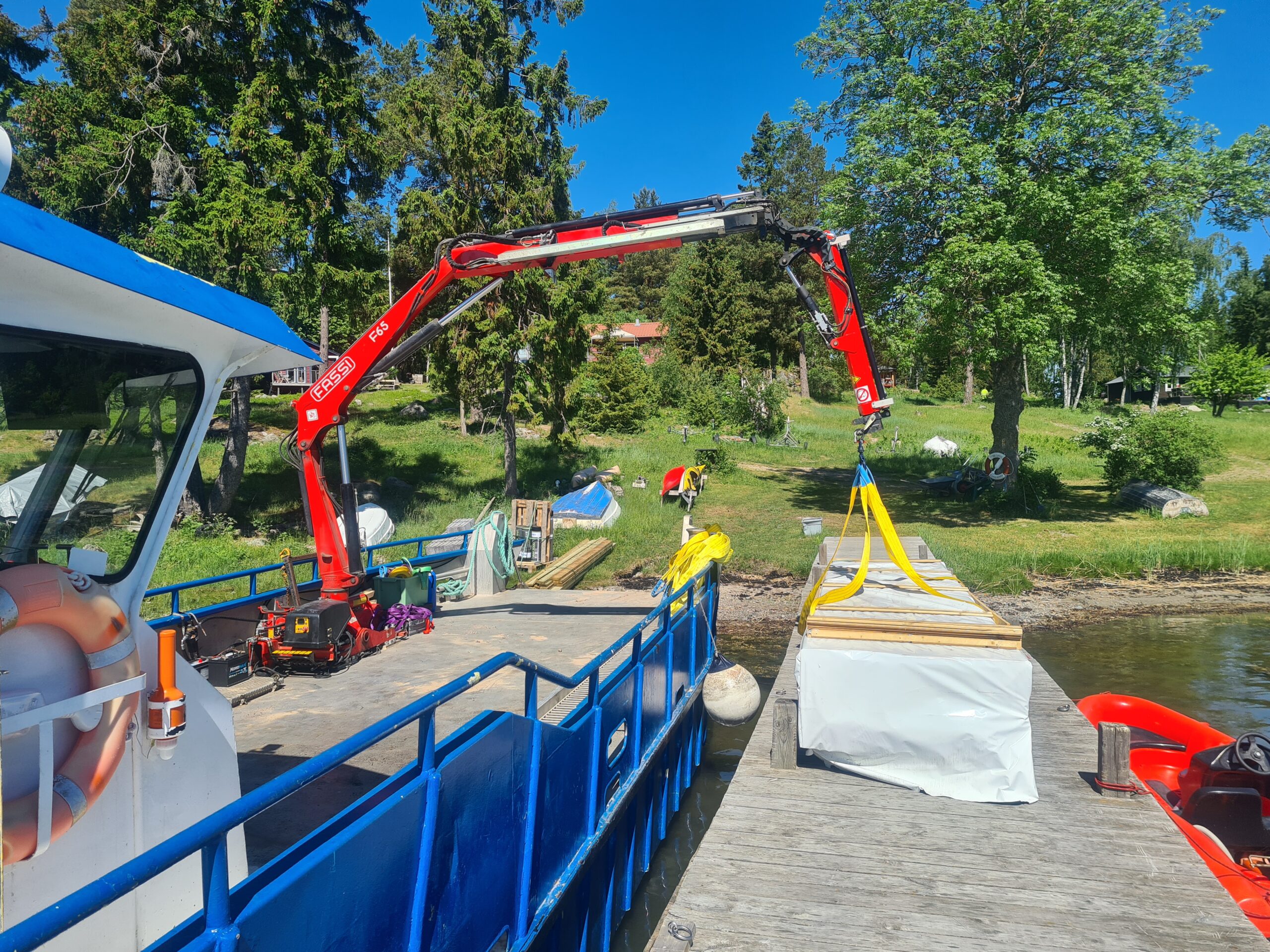 Grovsopor in till återvinningsstation Stomnarö